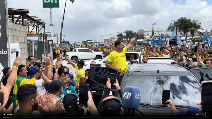 Flávio Bolsonaro encerrou ontem, em Arapiraca, sua agenda de campanha em Alagoas