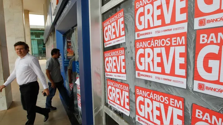 Empregados da Caixa estão em greve desde 10 de setembro