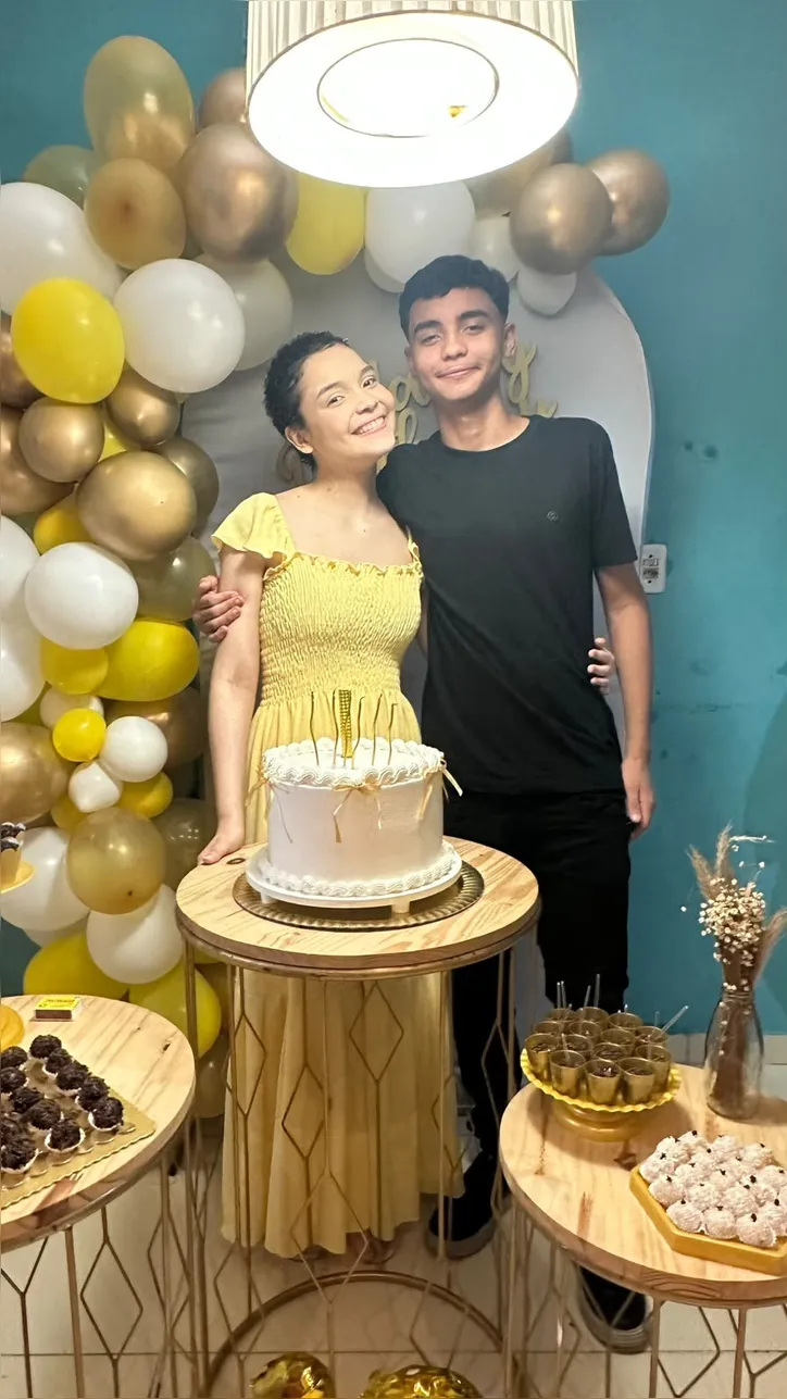 Acsah Machado, de 18 anos, recebeu medula óssea doada pelo próprio irmão, Asafh Machado, de 15 anos