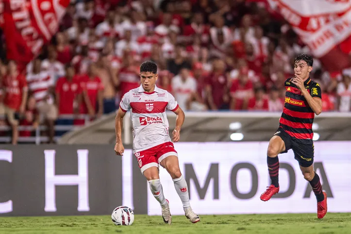 Kevin sentiu dores na coxa e pode desfalcar o Galo contra a Ponte
