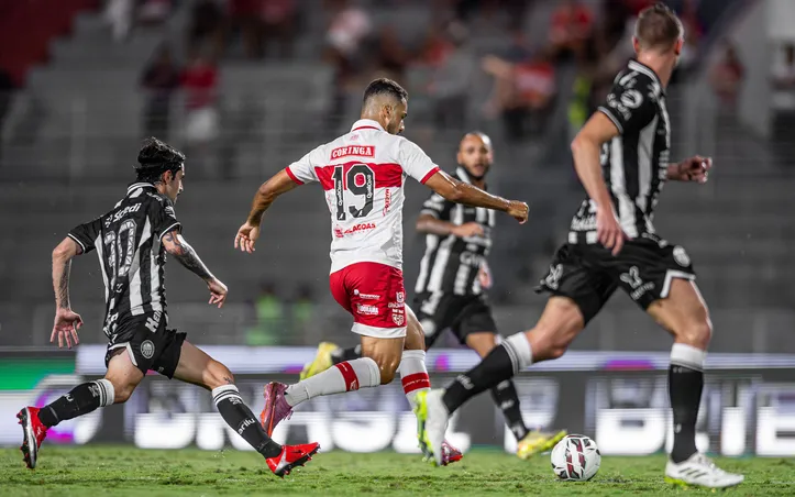 Diante da torcida, o Galo venceu o Fantasma por 3 a 0 em maio