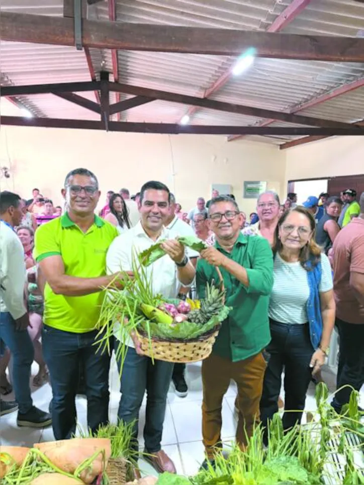 3.294 pessoas estão envolvidas no processo de produção dos alimentos fornecidos pelos agricultores cadastrados