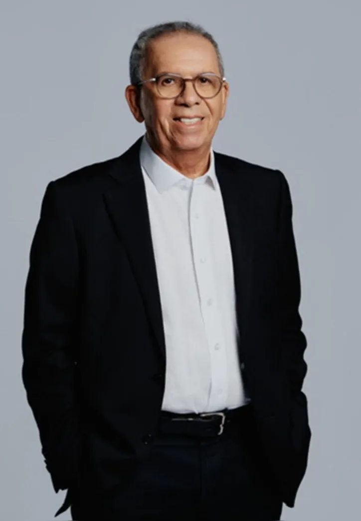 Médico nefrologista ARNON FARIAS CAMPOS, responsável técnico da CDR (Clínica de Doenças Renais) e vice-presidente da Associação Brasileira dos Centros de Diálise e Transplante em Alagoas, comemorou ontem o Dia Nacional da Diálise