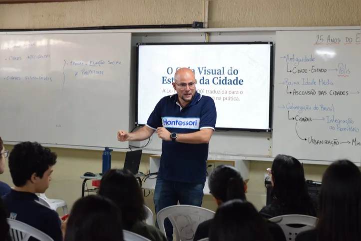 Professor de redação pontua que atividades em sala de aula têm mais importância atualmente