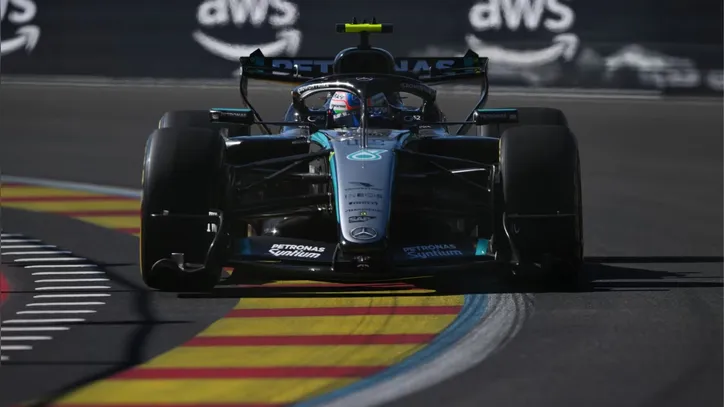 Kimi Antonelli, da Mercedes, busca ampliar vantagem no topo