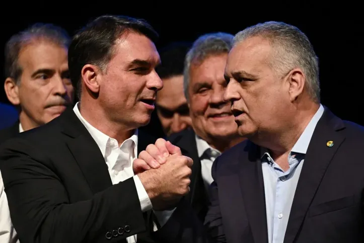 Flávio Bolsonaro define agenda para Alagoas em agosto; veja data