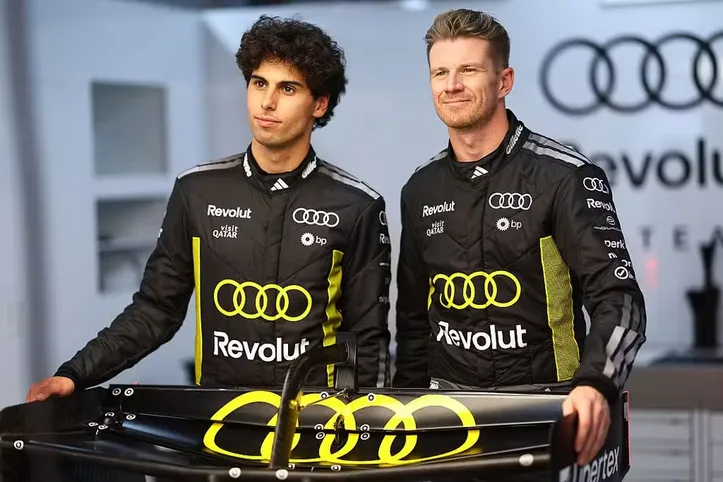 Bortoleto (E) e Hulkenberg (D) seguem na Audi no próximo ano