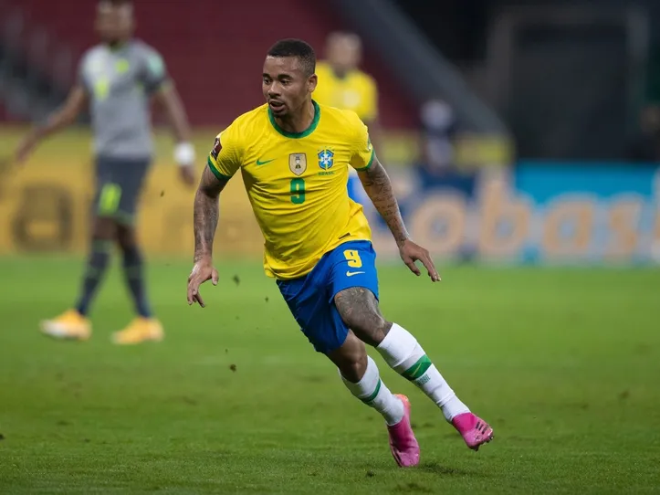 Gabriel Jesus chega para substituir Lewandowski no Barcelona