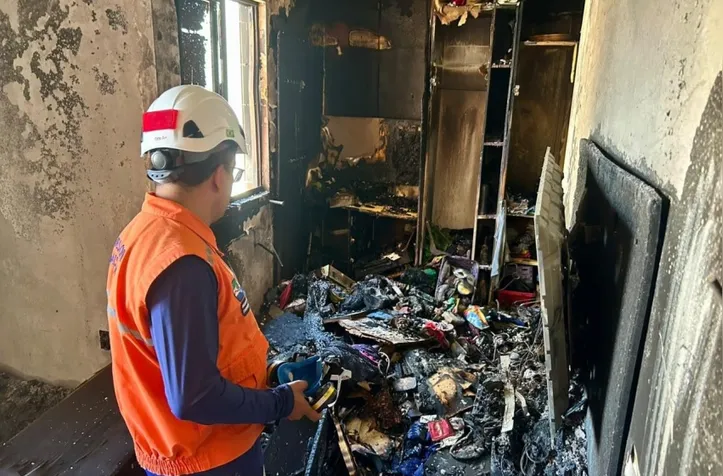 Chamas se espalharam e destruíram o apartamento