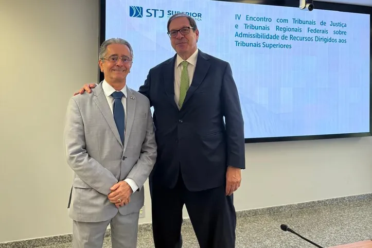 O presidente do Tribunal de Justiça de Alagoas, FÁBIO BITTENCOURT, participou na terça-feira (18), em Brasília, do Encontro com Tribunais de Justiça e Tribunais Regionais Federais sobre Admissibilidade de Recursos Dirigidos aos Tribunais Superiores. O evento contou com a presença do ministro LUIS FELIPE SALOMÃO, novo presidente do STJ