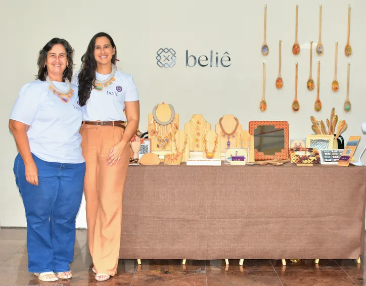 Beliê nasceu com a ideia de alavancar o trabalho com o ponto cruz de Arivânia, mãe de Ariane
