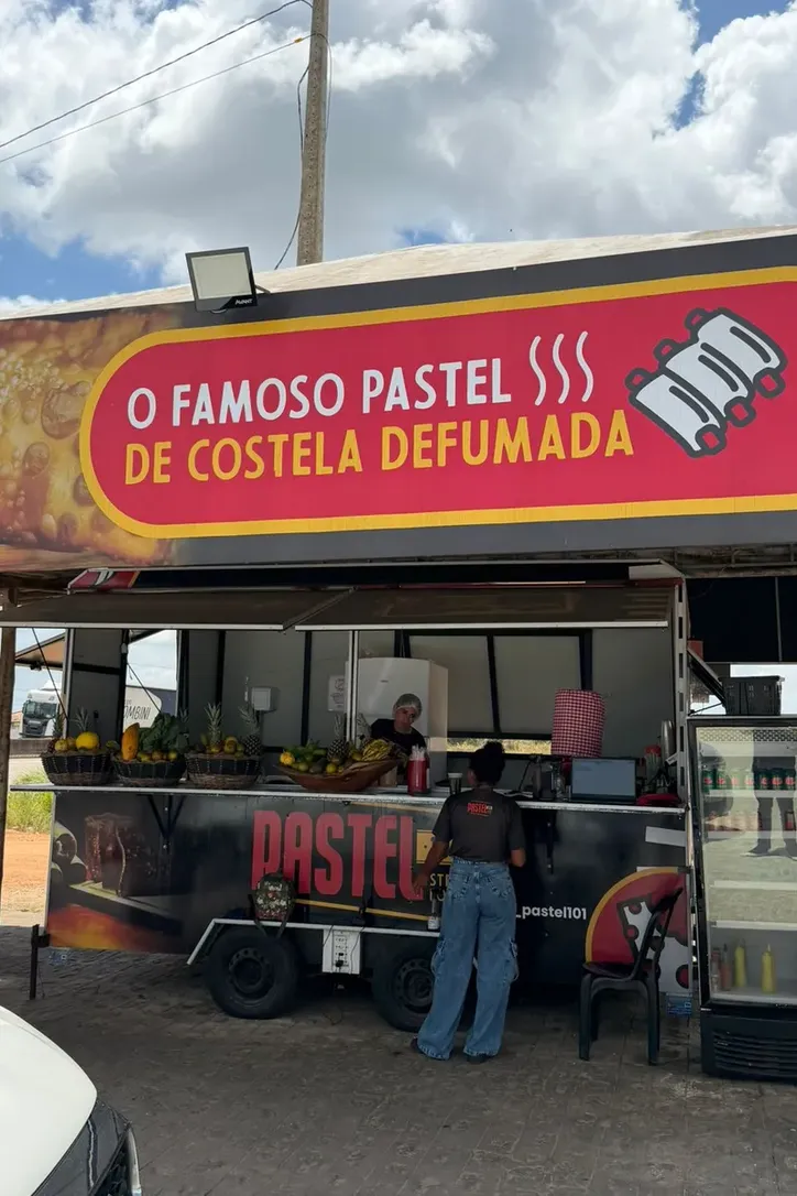 Imagem ilustrativa da imagem Pastel 101: o desvio na BR que vale a pena por uma costela defumada