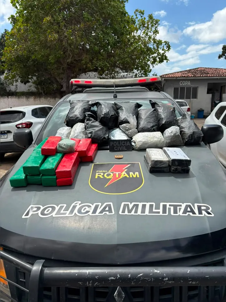 Imagem ilustrativa da imagem Polícia apreende 28 kg de drogas enterradas em terreno baldio em Arapiraca
