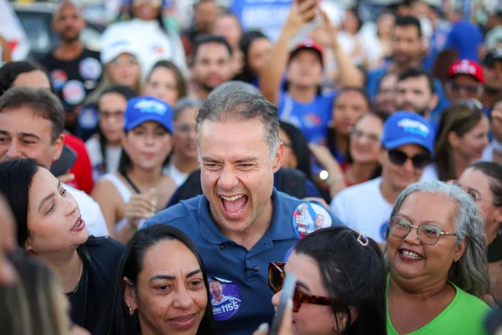 Renan Filho participou de ato ontem nas ruas de Arapiraca
