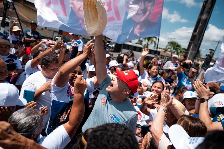 Caravana de Renan Filho percorreu vários municípios ontem