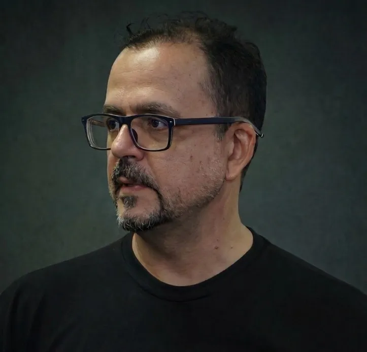 O professor da Ufal Tiago Andrade, autor de “O Silêncio de Kaagere”, ficção que une terror e mitologia amazônica