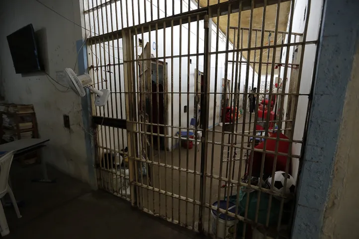 Imagem ilustrativa da imagem Sistema prisional de AL tem 6,5 mil detentos e vagas distribuídas de forma desigual