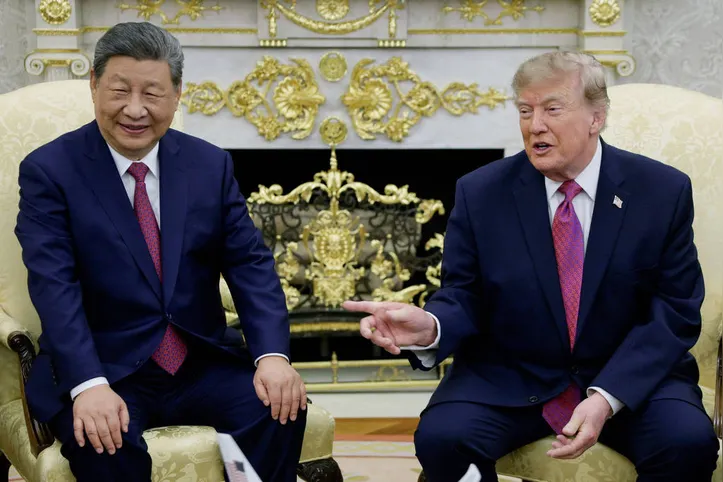 Xi Jinping ao lado do presidente dos EUA, Donald Trump