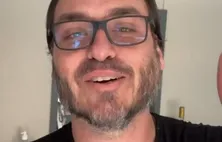 Carlos Bolsonaro convoca apoiadores para ato em Maceió