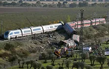 Colisão entre trens mata ao menos 68 pessoas na Espanha