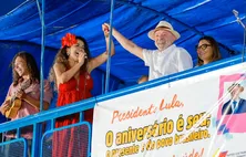 Lula completa 81 anos dois dias após ser reeleito presidente