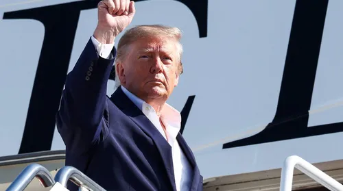 Aprovação de Trump volta a 32% a uma semana das eleições - Imagem