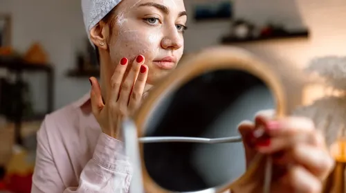 Excesso de skincare pode prejudicar a pele e estar relacionado à compulsão - Imagem