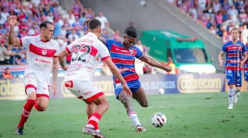 Fábio Matias enaltece atuação do CRB após empate diante do Fortaleza - Imagem