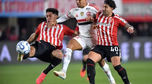 Flamengo empata com o Estudiantes e decide vaga no Maracanã: 0 a 0 - Imagem