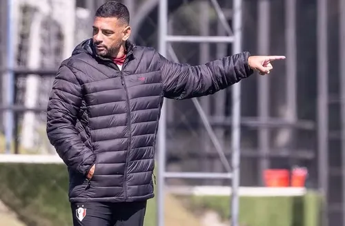 CBF cancela registro de técnico de Diego Souza após denúncia
