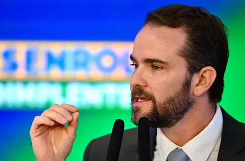 Governo pode comprar até R$ 90 bi em dívidas da população para o Desenrola