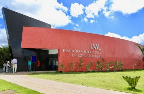 Homens que invadiram casa e mataram mulher se passaram por policiais, diz PC