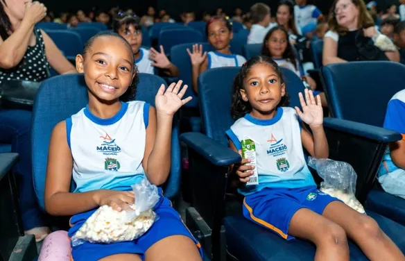 Cine Arte Pajuçara recebe sessão especial para 200 estudantes de Maceió