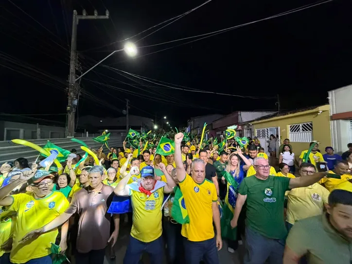 Apoiadores de Flávio Bolsonaro e Lula em Alagoas têm apostado em grandes mobilizações nas ruas