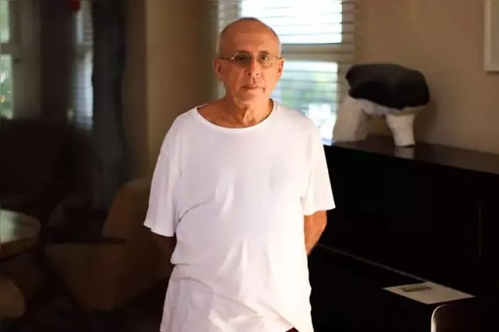 Aos 75 anos, Celso Brandão reúne uma obra construída entre fotografia, cinema e pesquisa, com atenção permanente à cultura popular