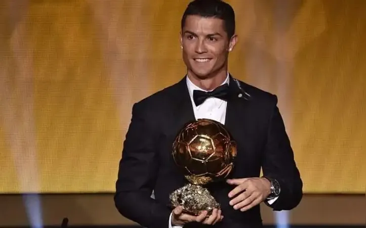 Cristiano Ronaldo bateu versões históricas de Messi