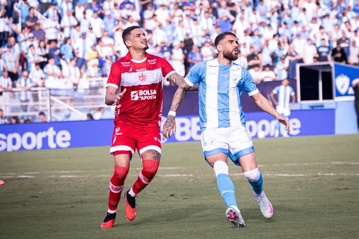 No último confronto entre os times, o CRB foi goleado por 5 a 0