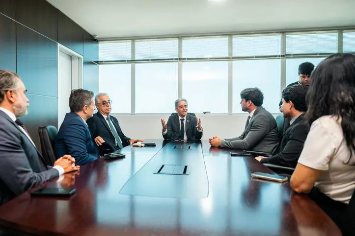 Imagem ilustrativa da imagem Fábio Bittencourt realiza visita institucional ao TRE Alagoas