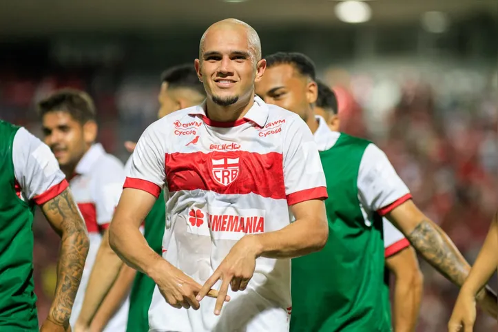 Crystopher voltou a se destacar, com um gol e uma assistência