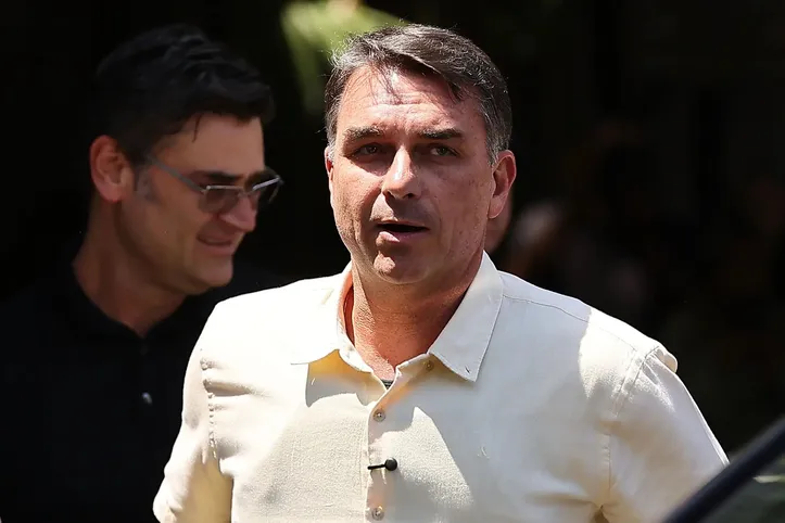 Bolsonaro estava proibido de deixar o País por ordem de Moraes