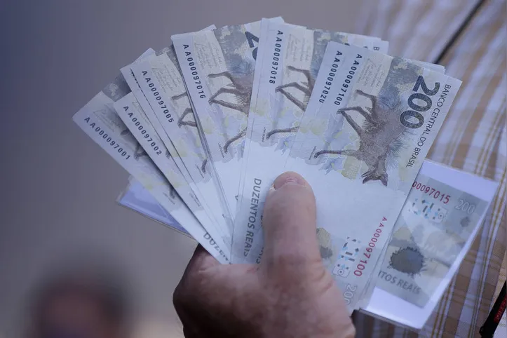 Endividamento das famílias em relação à renda foi recorde