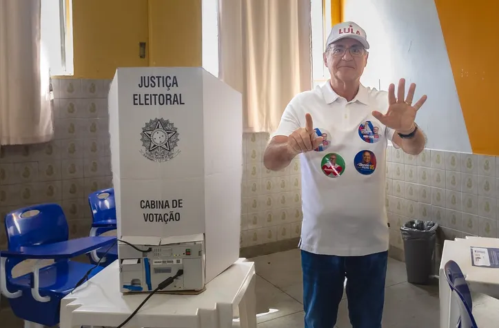 Imagem ilustrativa da imagem Renan agradece votos e cita Pedro: ‘No outro dia, fez a maior pescaria’