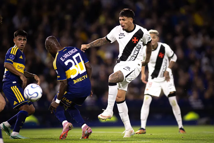 Vasco tem a vantagem do empate para se classificar à final