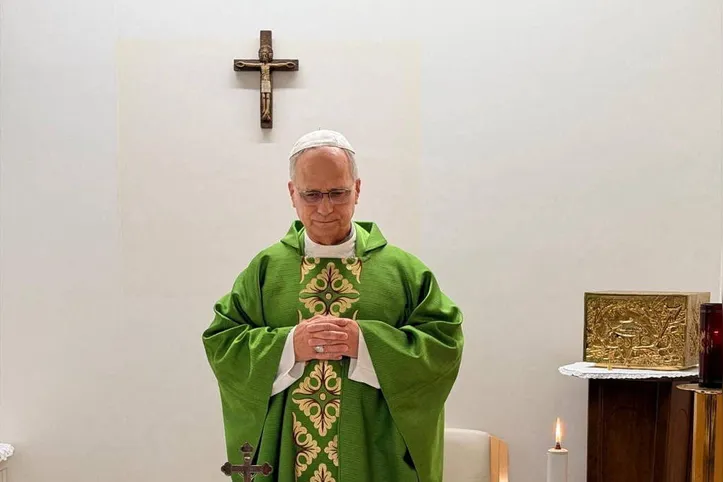 Papa celebra missa em uma sala do hospital Gemelli, em Roma